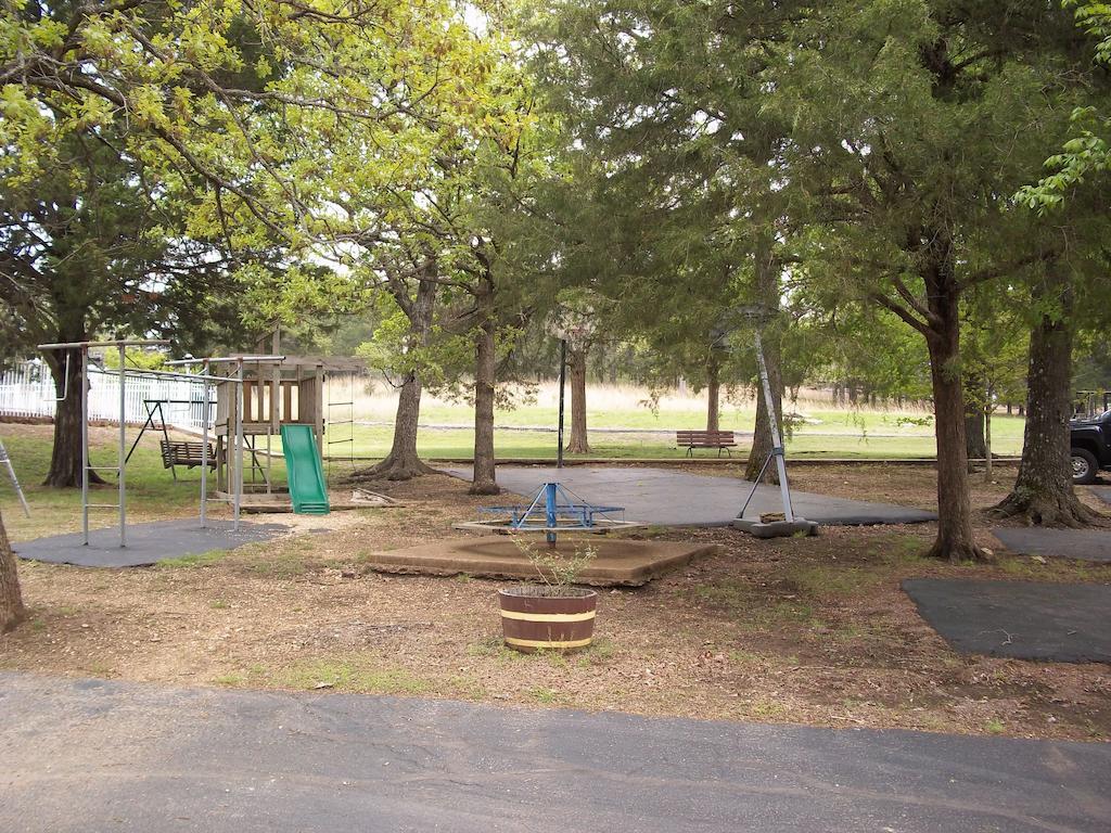 Golden Arrow Resort Branson Exterior photo
